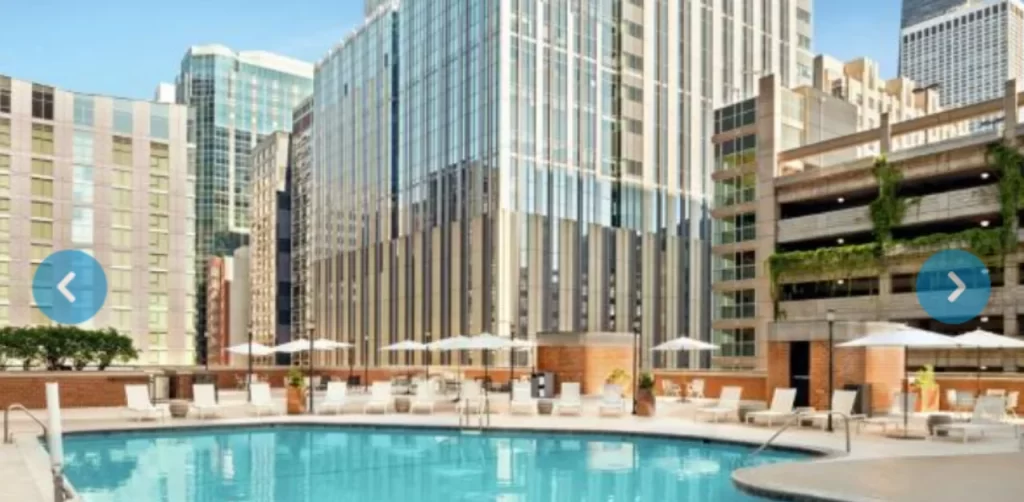 downtown chicago hotels with pools
